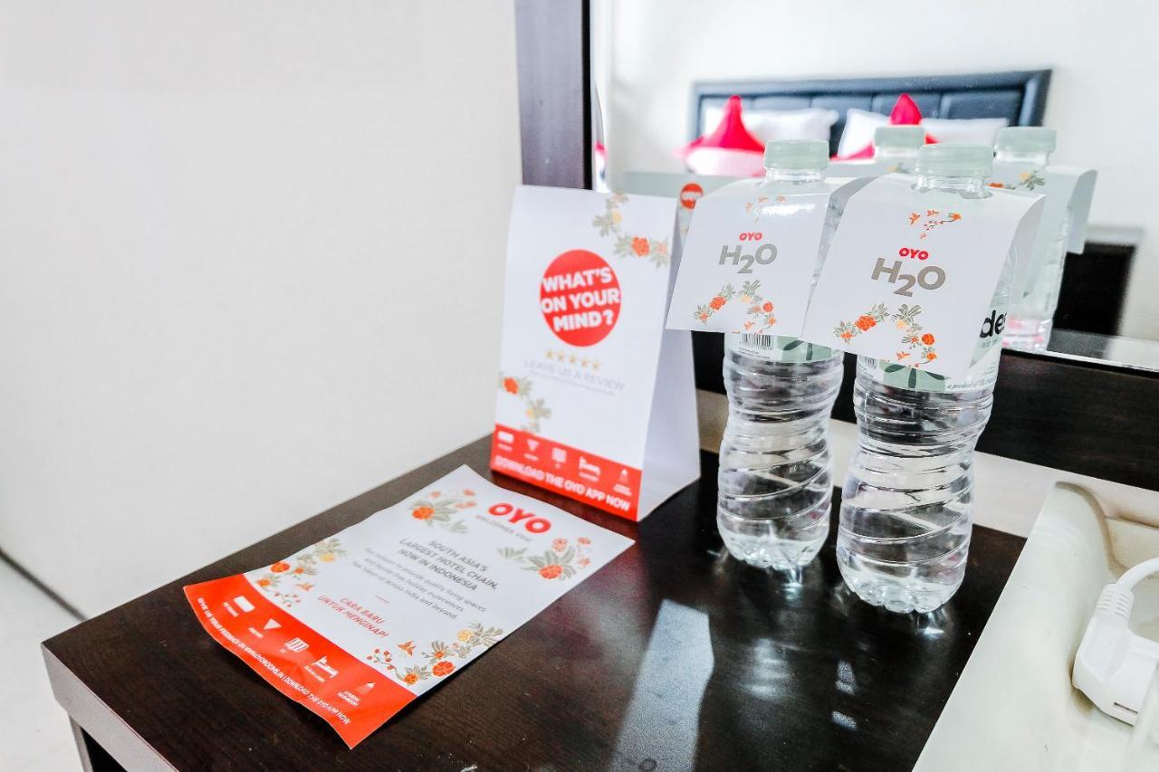Oyo 803 Toetie Hotel Бату Екстер'єр фото
